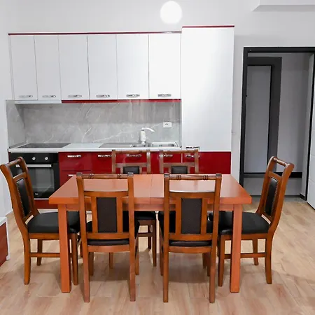 Mbyllur Amare E Vjeter Apartament Shëngjin