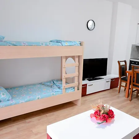 Apartament Mbyllur Amare E Vjeter